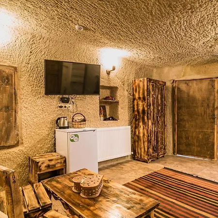 Cappadocia Ennar Cave Swimming Pool Hot & מלון נבשהיר