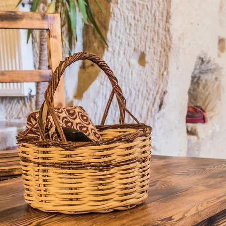 Cappadocia Ennar Cave Swimming Pool Hot & נבשהיר