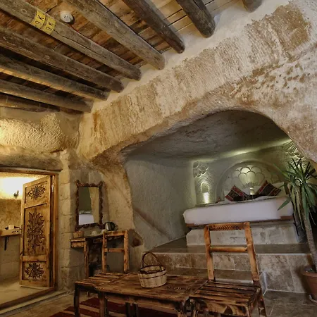 Cappadocia Ennar Cave Swimming Pool Hot & נבשהיר
